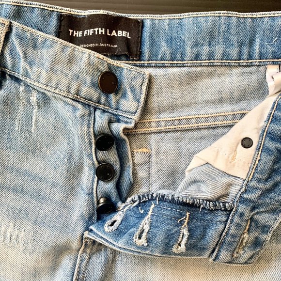 THE FIFTH LABEL Nice Peach Distressed Shorts - Picture 4 of 5